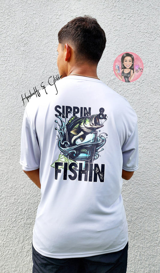 T-Shirt: Men's "Sippin & Fishin"